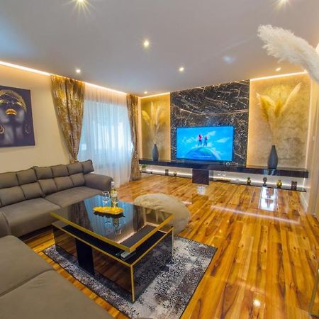 Luxury Apartment Black And Gold Mostar Exteriör bild