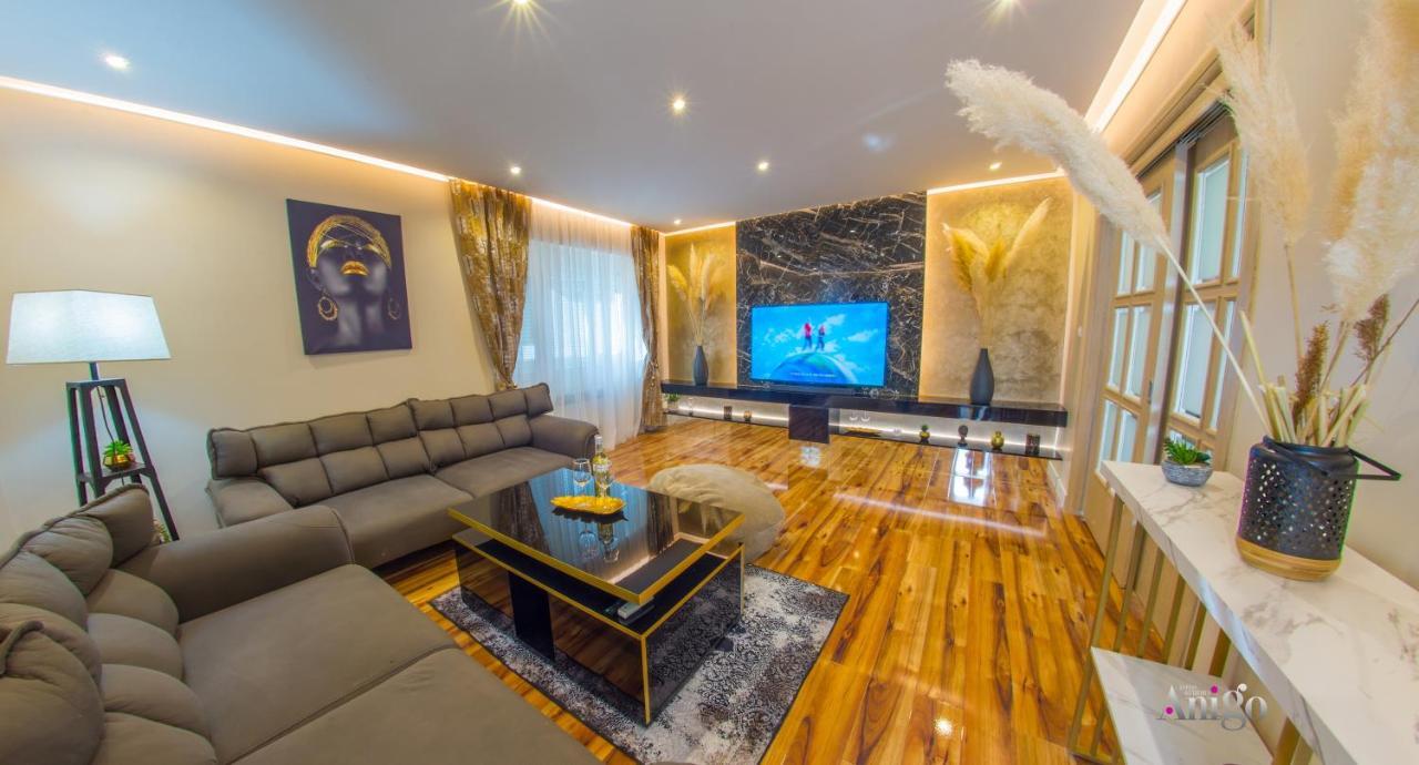 Luxury Apartment Black And Gold Mostar Exteriör bild