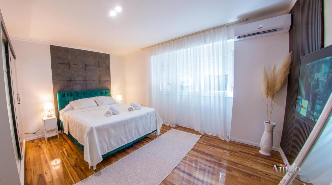 Luxury Apartment Black And Gold Mostar Exteriör bild