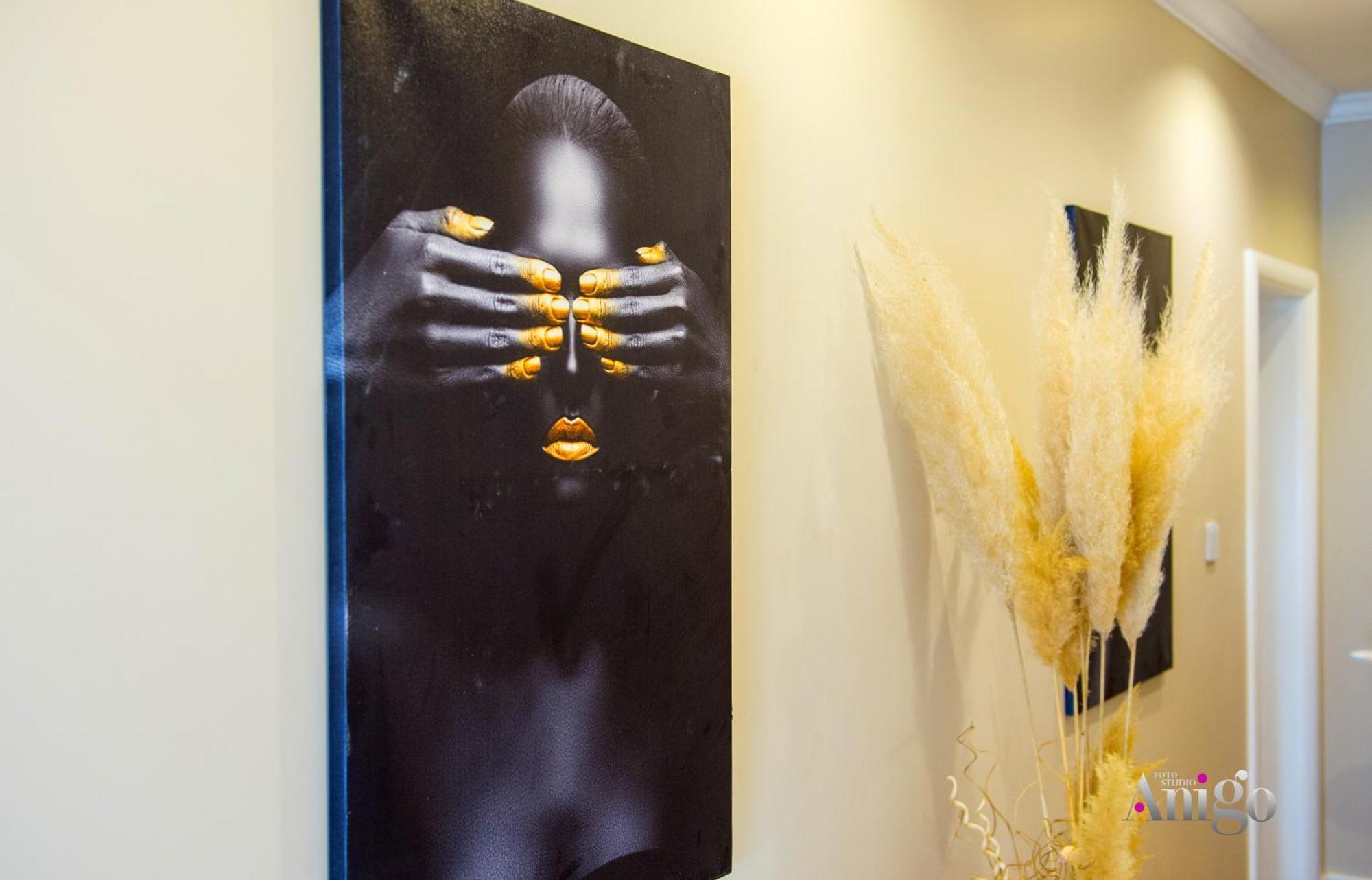 Luxury Apartment Black And Gold Mostar Exteriör bild